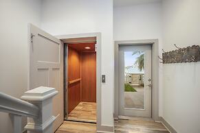 Marina Del Bell - Elevator! Boat Slip for Rent!