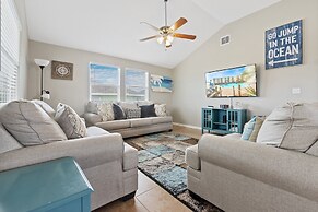Latitude Adjustment - Private Pool/elevator!