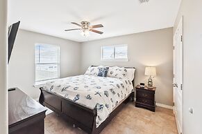 Latitude Adjustment - Private Pool/elevator!