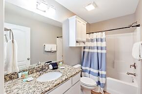 Latitude Adjustment - Private Pool/elevator!