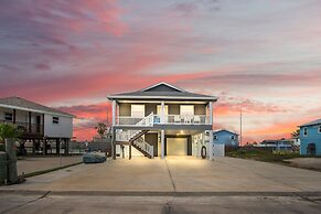 Latitude Adjustment - Private Pool/elevator!