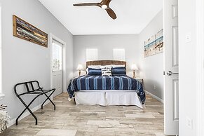 Blue Fin House- Pet Friendly & Boardwalk to the Beach!
