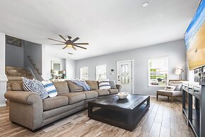 Blue Fin House- Pet Friendly & Boardwalk to the Beach!
