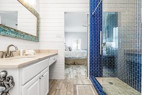 Blue Fin House- Pet Friendly & Boardwalk to the Beach!