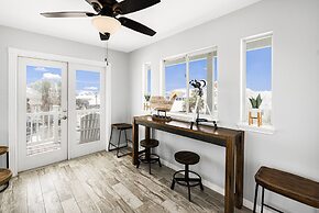Blue Fin House- Pet Friendly & Boardwalk to the Beach!