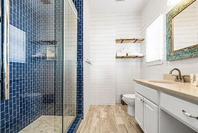 Blue Fin House- Pet Friendly & Boardwalk to the Beach!