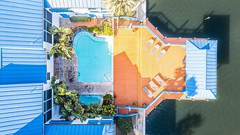 Spinnaker 317 - Waterfront/boat Slip!