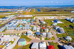 Casa Playa - Ocean Views!! Boardwalk to the Beach!