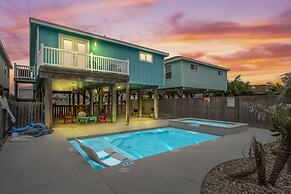 Boogie Board Bungalow - Pet Friendly! Private Pool!