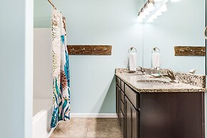 Boogie Board Bungalow - Pet Friendly! Private Pool!