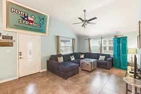 Boogie Board Bungalow - Pet Friendly! Private Pool!