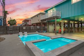Boogie Board Bungalow - Pet Friendly! Private Pool!