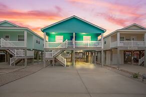 Boogie Board Bungalow - Pet Friendly! Private Pool!