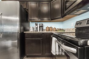 Boogie Board Bungalow - Pet Friendly! Private Pool!