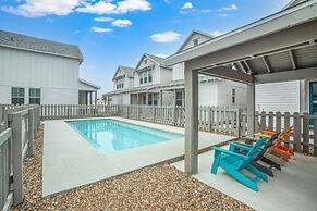 Sea Glass Cottage - Beach Gear Credit Included!