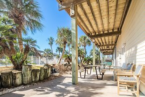 The Sandbar - Pet Friendly! Overlooking Community Pool!