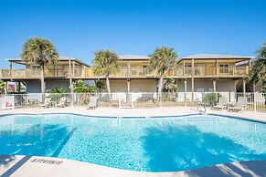 The Sandbar - Pet Friendly! Overlooking Community Pool!