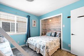 The Sandbar - Pet Friendly! Overlooking Community Pool!