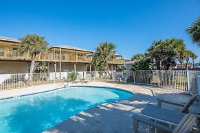 The Sandbar - Pet Friendly! Overlooking Community Pool!