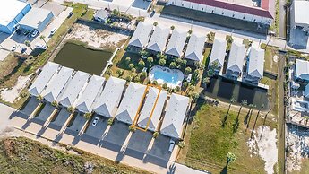 The Sandbar - Pet Friendly! Overlooking Community Pool!