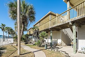 The Sandbar - Pet Friendly! Overlooking Community Pool!