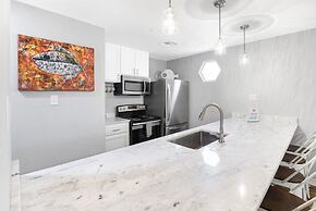 Wave on Wave - Pet Friendly! Beach Gear Credit Included!