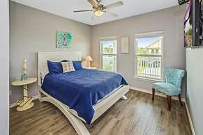 La Sirena - Beach Gear Credit Included! Overlooking Nature Prese