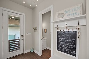 The Oyster House - Pet Friendly! Golf Cart Included!