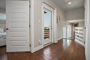 The Oyster House - Pet Friendly! Golf Cart Included!