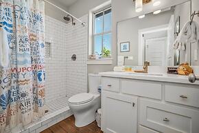 The Oyster House - Pet Friendly! Golf Cart Included!