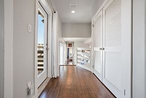 The Oyster House - Pet Friendly! Golf Cart Included!