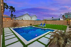 Glory Daze - Private Pool! Beach Gear Credit Included!