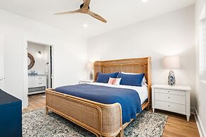 Glory Daze - Private Pool! Beach Gear Credit Included!