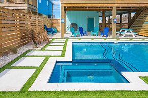 Glory Daze - Private Pool! Beach Gear Credit Included!