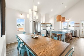 Glory Daze - Private Pool! Beach Gear Credit Included!