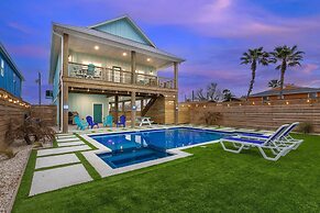 Glory Daze - Private Pool! Beach Gear Credit Included!