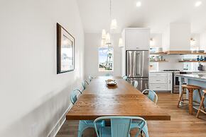 Glory Daze - Private Pool! Beach Gear Credit Included!