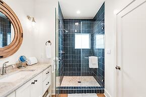 Glory Daze - Private Pool! Beach Gear Credit Included!