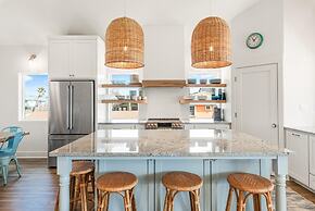 Glory Daze - Private Pool! Beach Gear Credit Included!