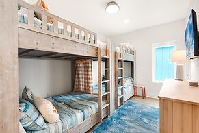 Glory Daze - Private Pool! Beach Gear Credit Included!