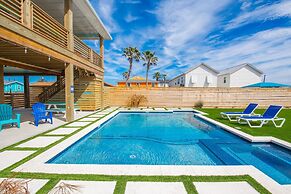 Glory Daze - Private Pool! Beach Gear Credit Included!