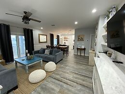 Casa Azul - Boardwalk to the Beach!