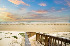 Sunrise Villas 207 - Boardwalk TO THE Beach!