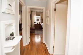 Oleander House - Pet Friendly! Private Pool!