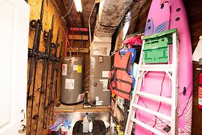 Oleander House - Pet Friendly! Private Pool!