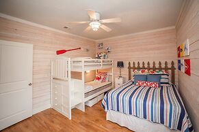 Oleander House - Pet Friendly! Private Pool!