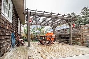 Oleander House - Pet Friendly! Private Pool!