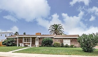 Oleander House - Pet Friendly! Private Pool!