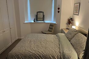 Sleeps 4 With Ensuite and Free Parking