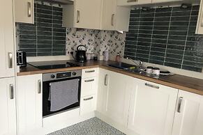 Sleeps 4 With Ensuite and Free Parking